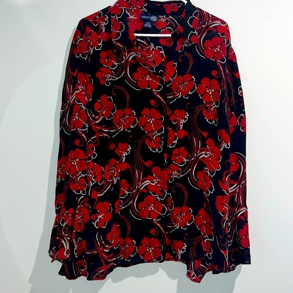 Venezia jeans red black white floral top. 100% silk. Button down. Size 1…